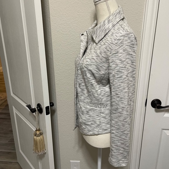 Cabi- Heather Gray French Terry Neo Marled Zip Front Moto Jacket- Small (5102) - Picture 3 of 14